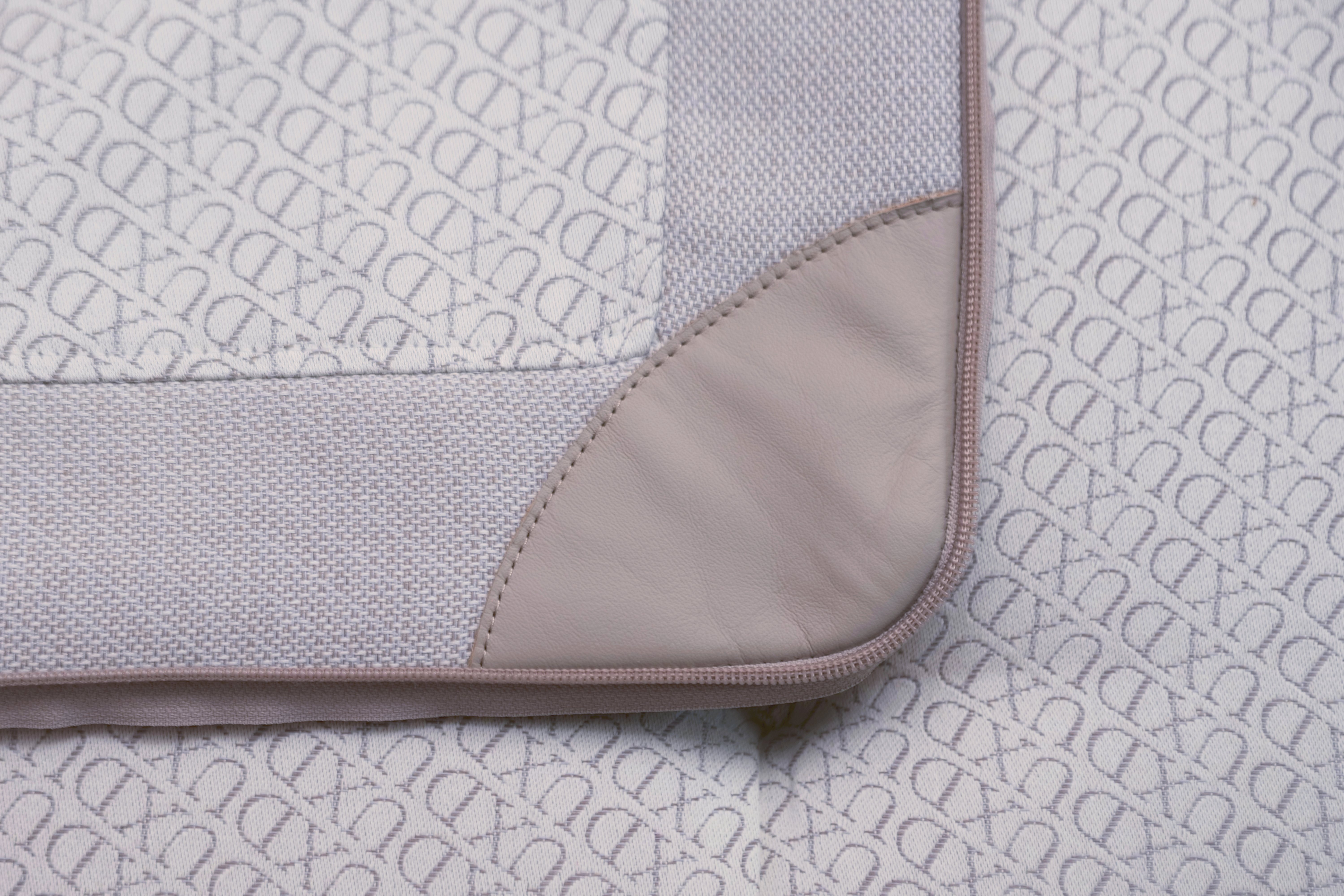 TopCorner_SustainableComfort_DUX_6000x4000.jpg